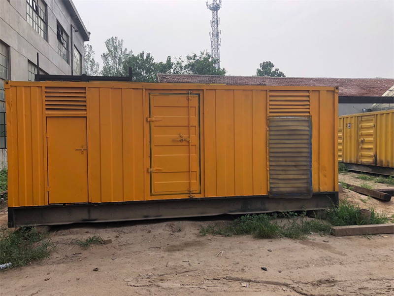 固原柴油发电机如何判断新机油是否已经完全充满机油滤清器？