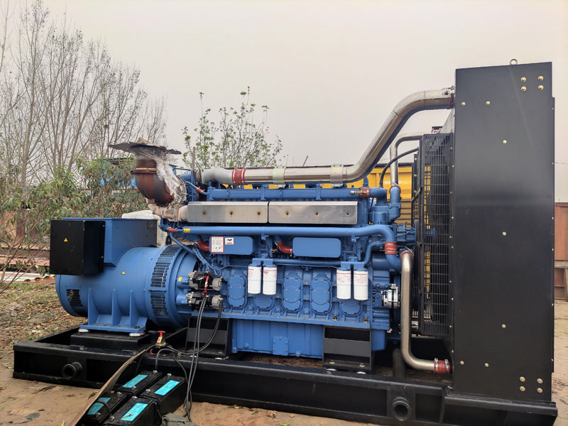 固原柴油发电机组更换机油时，应遵循哪些步骤？